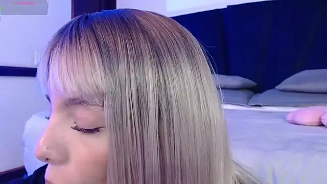 peyton golden1 online show from March 18, 2026, 3:09 am