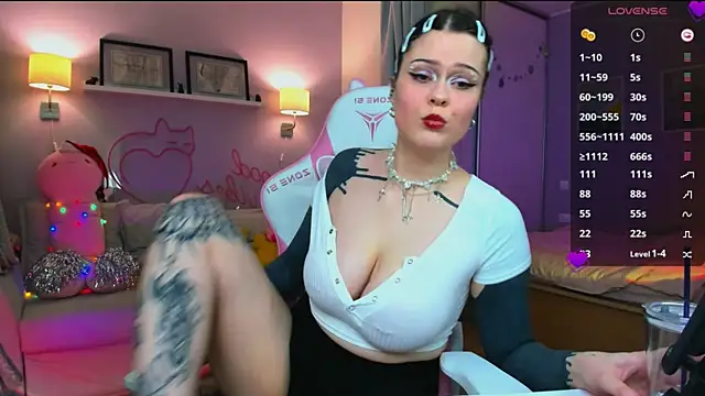 Snapshot of lisa_moonlight chatting on December 16, 2024, 12:27 pm lisa moonlight online show from December 16, 2024, 12:27 pm