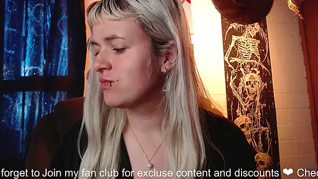 NEXT DOOR GIRL  online show from January 26, 2025, 12:22 pm