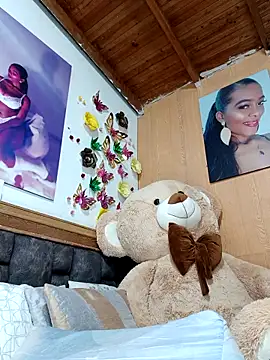 linda-palma online show from December 18, 2025, 4:18 am