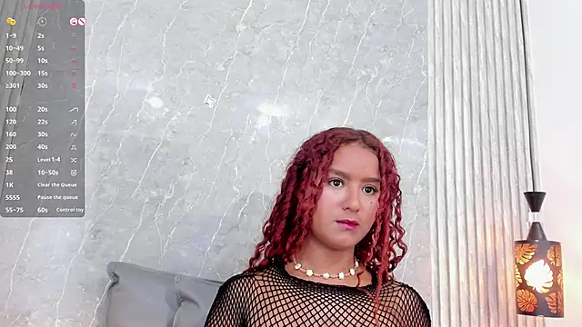 Snapshot of Sophiee_Velvet chatting on March 7, 2025, 2:34 pm Sophiee Velvet online show from March 7, 2025, 2:34 pm