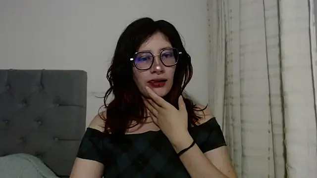 mariana124- online show from February 2, 2025, 3:10 am