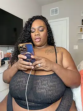 Mari Melons online show from November 9, 2025, 1:26 am