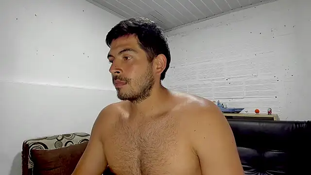 Snapshot of Himoreno25 chatting on January 12, 2025, 12:39 am Himoreno25 online show from January 12, 2025, 12:39 am