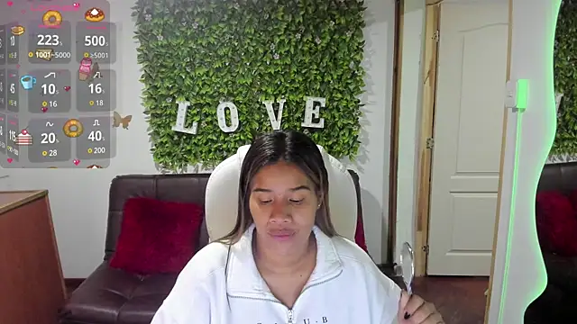 Snapshot of Enma__clark chatting on December 21, 2024, 3:47 am Enma clark online show from December 21, 2024, 3:47 am