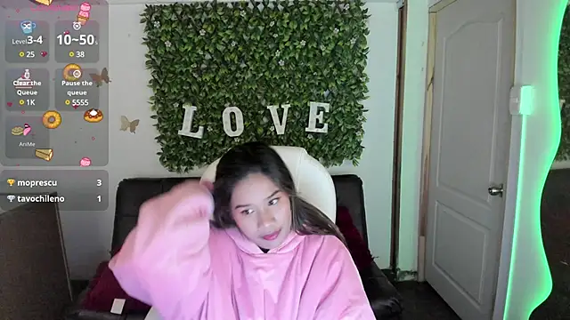 Snapshot of Enma__clark chatting on December 23, 2024, 7:17 am Enma clark online show from December 23, 2024, 7:17 am