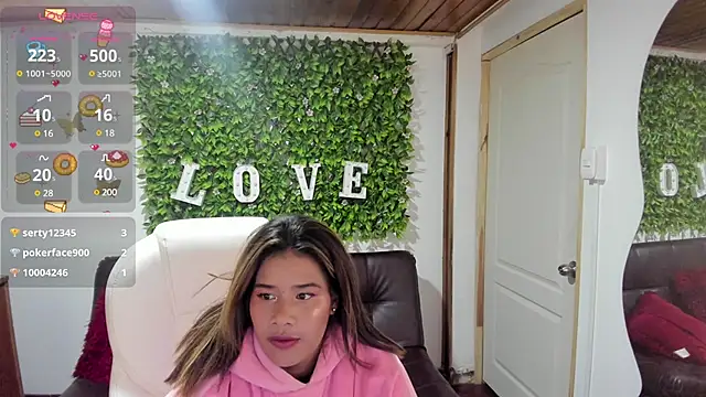 Snapshot of Enma__clark chatting on January 21, 2025, 7:15 am Enma clark online show from January 21, 2025, 7:15 am