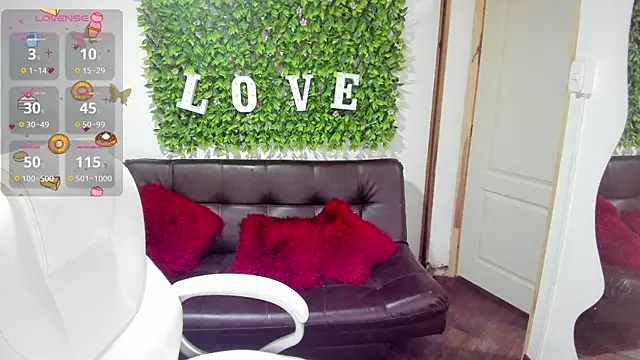 Snapshot of Enma__clark chatting on February 4, 2025, 7:11 pm Enma clark online show from February 4, 2025, 7:11 pm