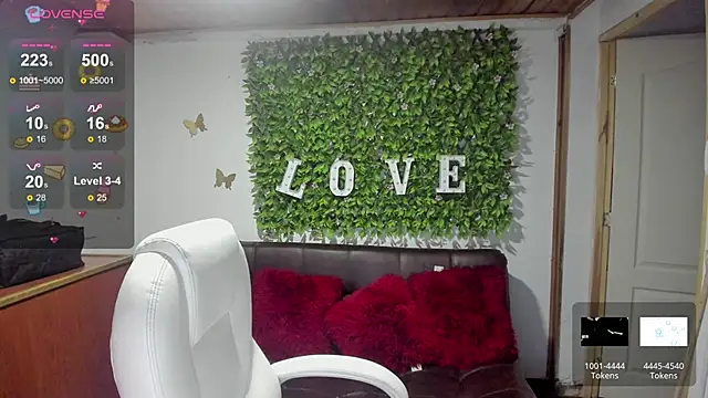 Snapshot of Enma__clark chatting on March 13, 2025, 6:56 pm Enma clark online show from March 13, 2025, 6:56 pm