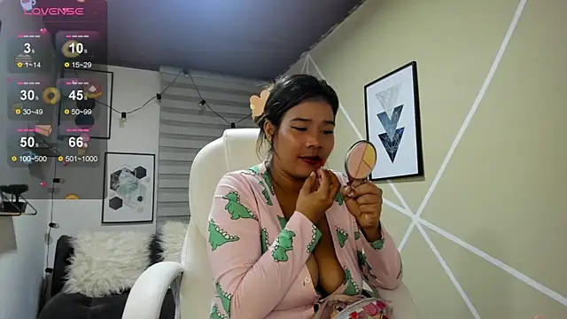 Snapshot of Enma__clark chatting on October 31, 2025, 3:29 am Enma clark online show from October 31, 2025, 3:29 am