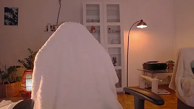 ginger vi online show from March 1, 2025, 2:04 am