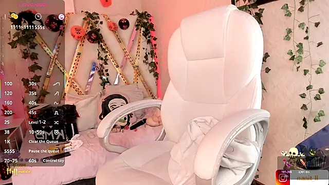 Punkys  online show from October 30, 2025, 11:11 am