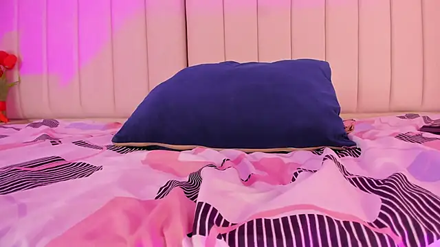 Snapshot of julieta_flower chatting on January 9, 2025, 7:18 pm julieta flower online show from January 9, 2025, 7:18 pm