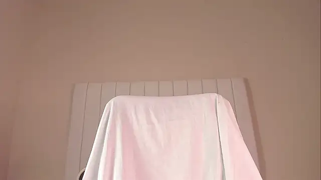 Snapshot of julieta_flower chatting on October 8, 2025, 12:14 pm julieta flower online show from October 8, 2025, 12:14 pm