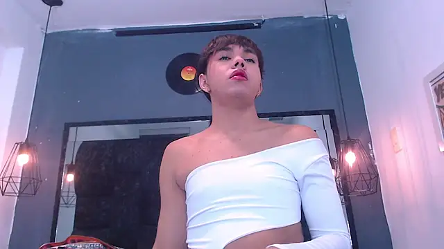 AndreaGil  online show from February 20, 2026, 7:25 pm