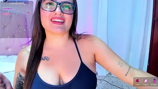 Snapshot of ellarosee_ chatting on December 12, 2024, 8:21 pm ellarosee online show from December 12, 2024, 8:21 pm