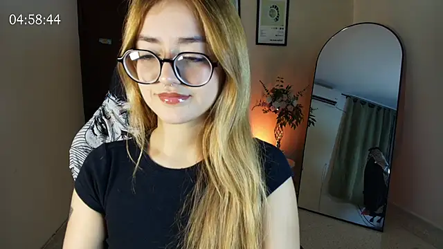 SweetJennaa online show from June 18, 2026, 1:50 am