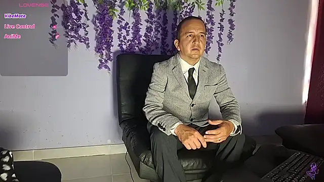 Snapshot of yazfore2 chatting on June 4, 2026, 2:45 pm yazfore2 online show from June 4, 2026, 2:45 pm