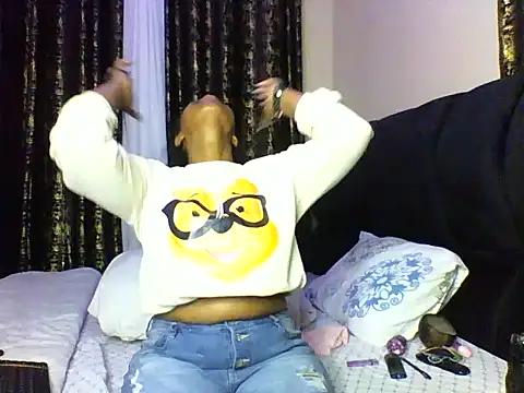 Snapshot of Candii_wet_ chatting on September 22, 2025, 8:00 pm Candii wet online show from September 22, 2025, 8:00 pm