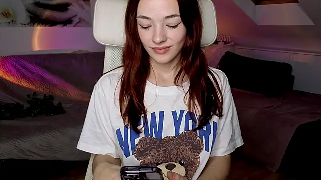 MiaRouge online show from October 22, 2025, 5:08 am