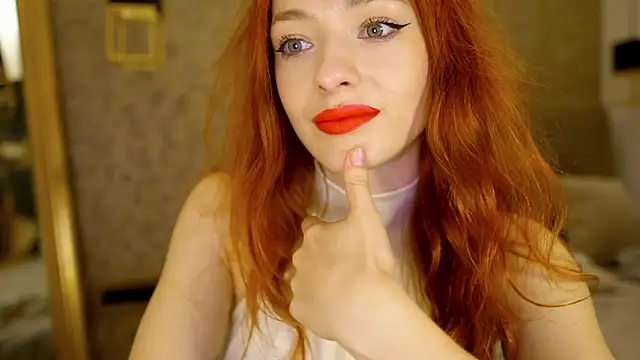 MiaRouge online show from May 15, 2026, 11:01 pm