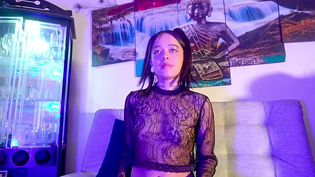 ariana-white- online show from April 14, 2026, 11:33 pm