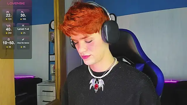 Snapshot of VladHellsing4 chatting on October 3, 2025, 2:03 pm VladHellsing4 online show from October 3, 2025, 2:03 pm