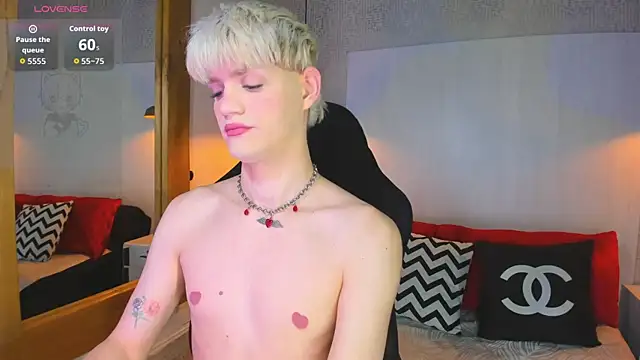 Snapshot of VladHellsing4 chatting on February 13, 2026, 1:51 pm VladHellsing4 online show from February 13, 2026, 1:51 pm