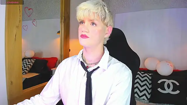 Snapshot of VladHellsing4 chatting on February 14, 2026, 2:25 pm VladHellsing4 online show from February 14, 2026, 2:25 pm