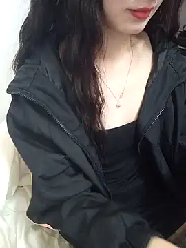 Snapshot of Lovely_kute chatting on February 17, 2025, 8:04 pm Lovely kute online show from February 17, 2025, 8:04 pm