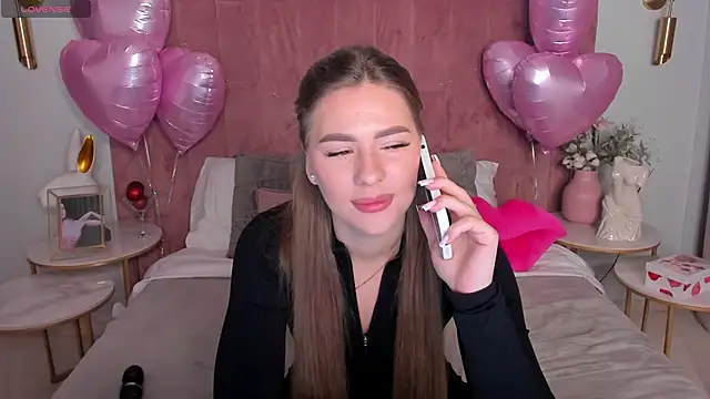 Snapshot of MilaVoxx chatting on February 15, 2026, 5:48 am MilaVoxx online show from February 15, 2026, 5:48 am