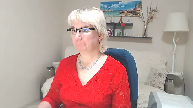 Snapshot of FleurMays chatting on February 4, 2025, 6:57 am FleurMays online show from February 4, 2025, 6:57 am