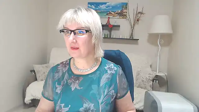 Snapshot of FleurMays chatting on February 9, 2025, 9:16 am FleurMays online show from February 9, 2025, 9:16 am