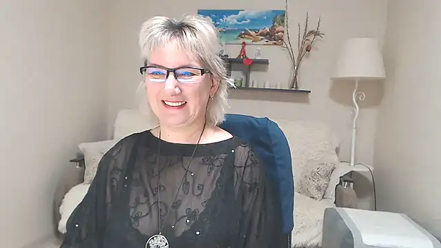 Snapshot of FleurMays chatting on February 12, 2025, 7:02 am FleurMays online show from February 12, 2025, 7:02 am