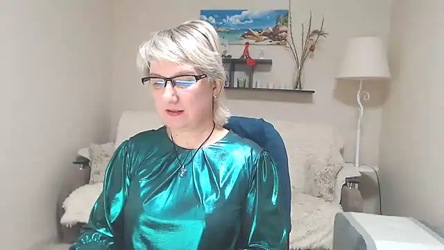 Snapshot of FleurMays chatting on February 19, 2025, 4:12 am FleurMays online show from February 19, 2025, 4:12 am