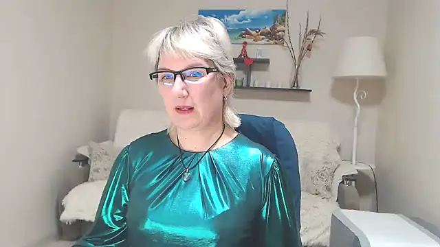 Snapshot of FleurMays chatting on February 19, 2025, 12:44 pm FleurMays online show from February 19, 2025, 12:44 pm