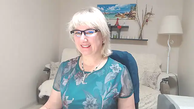 Snapshot of FleurMays chatting on February 20, 2025, 4:28 am FleurMays online show from February 20, 2025, 4:28 am