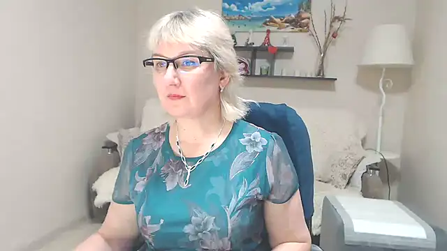 Snapshot of FleurMays chatting on February 23, 2025, 11:22 am FleurMays online show from February 23, 2025, 11:22 am