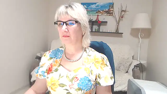 Snapshot of FleurMays chatting on February 25, 2025, 5:52 am FleurMays online show from February 25, 2025, 5:52 am