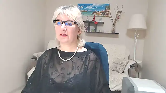 Snapshot of FleurMays chatting on February 26, 2025, 4:25 am FleurMays online show from February 26, 2025, 4:25 am