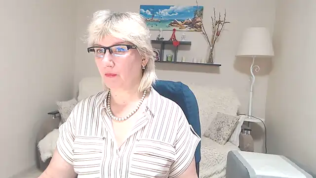 Snapshot of FleurMays chatting on March 7, 2025, 6:02 am FleurMays online show from March 7, 2025, 6:02 am