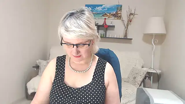 Snapshot of FleurMays chatting on March 11, 2025, 4:10 am FleurMays online show from March 11, 2025, 4:10 am