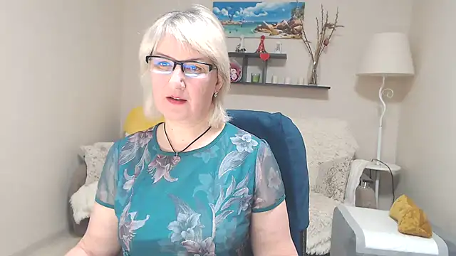 Snapshot of FleurMays chatting on March 13, 2025, 4:05 am FleurMays online show from March 13, 2025, 4:05 am