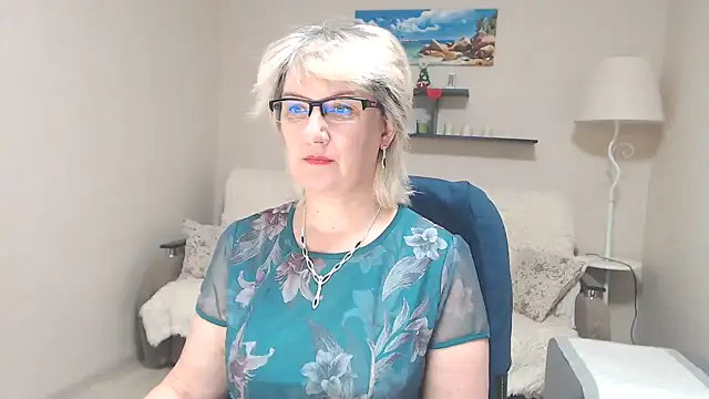 Snapshot of FleurMays chatting on March 23, 2025, 4:27 am FleurMays online show from March 23, 2025, 4:27 am