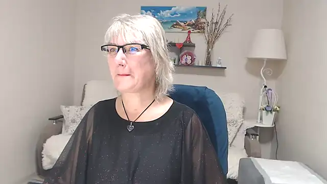 Snapshot of FleurMays chatting on October 4, 2025, 5:16 am FleurMays online show from October 4, 2025, 5:16 am