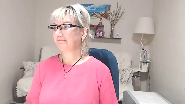 Snapshot of FleurMays chatting on October 5, 2025, 5:50 am FleurMays online show from October 5, 2025, 5:50 am