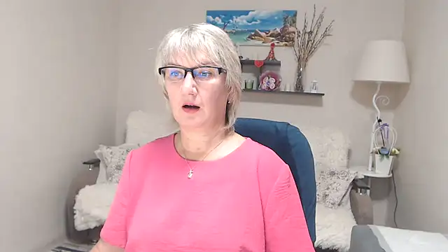 Snapshot of FleurMays chatting on October 6, 2025, 5:05 am FleurMays online show from October 6, 2025, 5:05 am