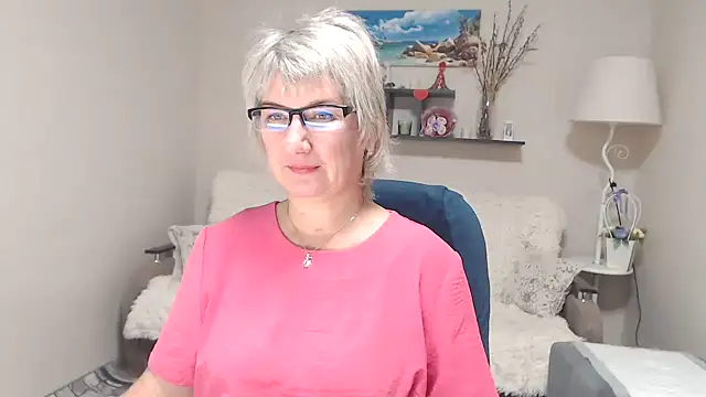 Snapshot of FleurMays chatting on October 13, 2025, 5:18 am FleurMays online show from October 13, 2025, 5:18 am