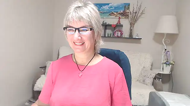 Snapshot of FleurMays chatting on October 15, 2025, 5:18 am FleurMays online show from October 15, 2025, 5:18 am