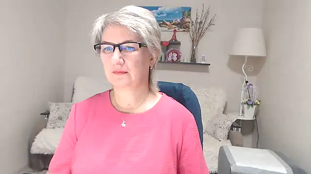 Snapshot of FleurMays chatting on October 18, 2025, 4:15 am FleurMays online show from October 18, 2025, 4:15 am